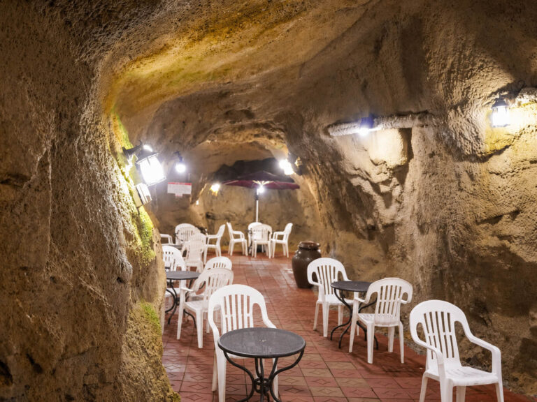 cade cave